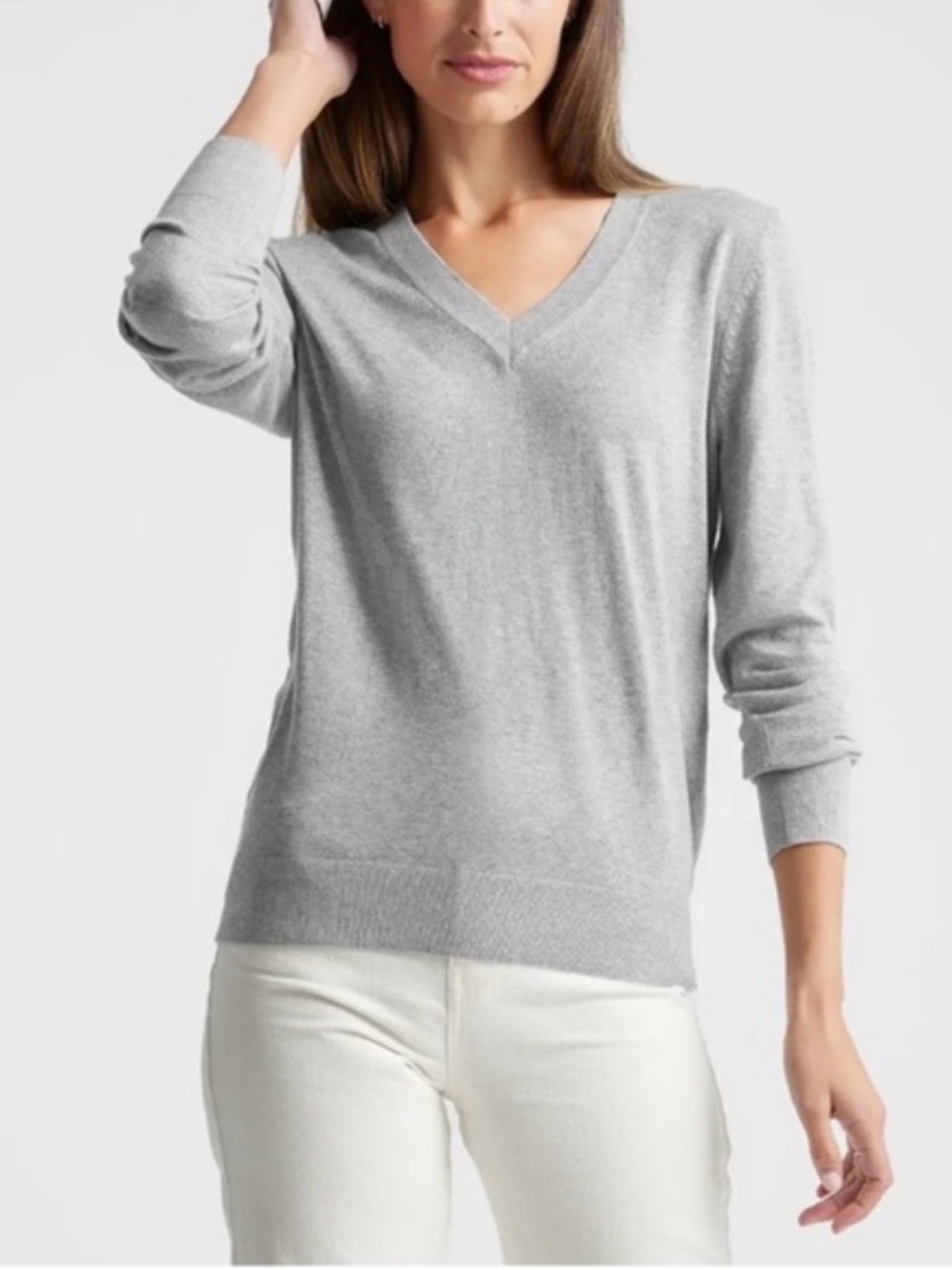 Quince Light weight organic cashmere blend Gray V-Neck Sweater medium